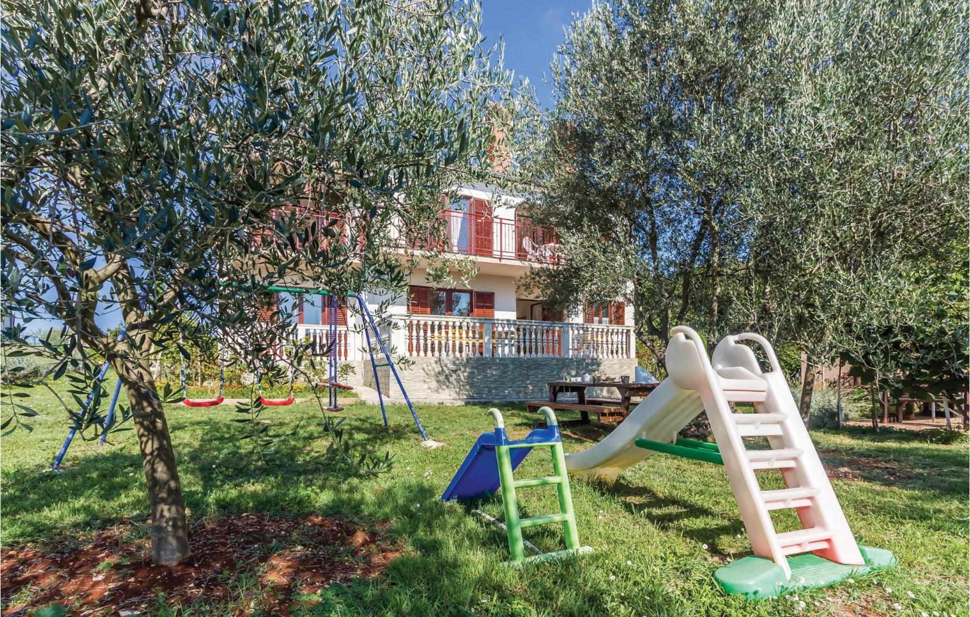 6 Bedroom Nice Home In Segotici エクステリア 写真