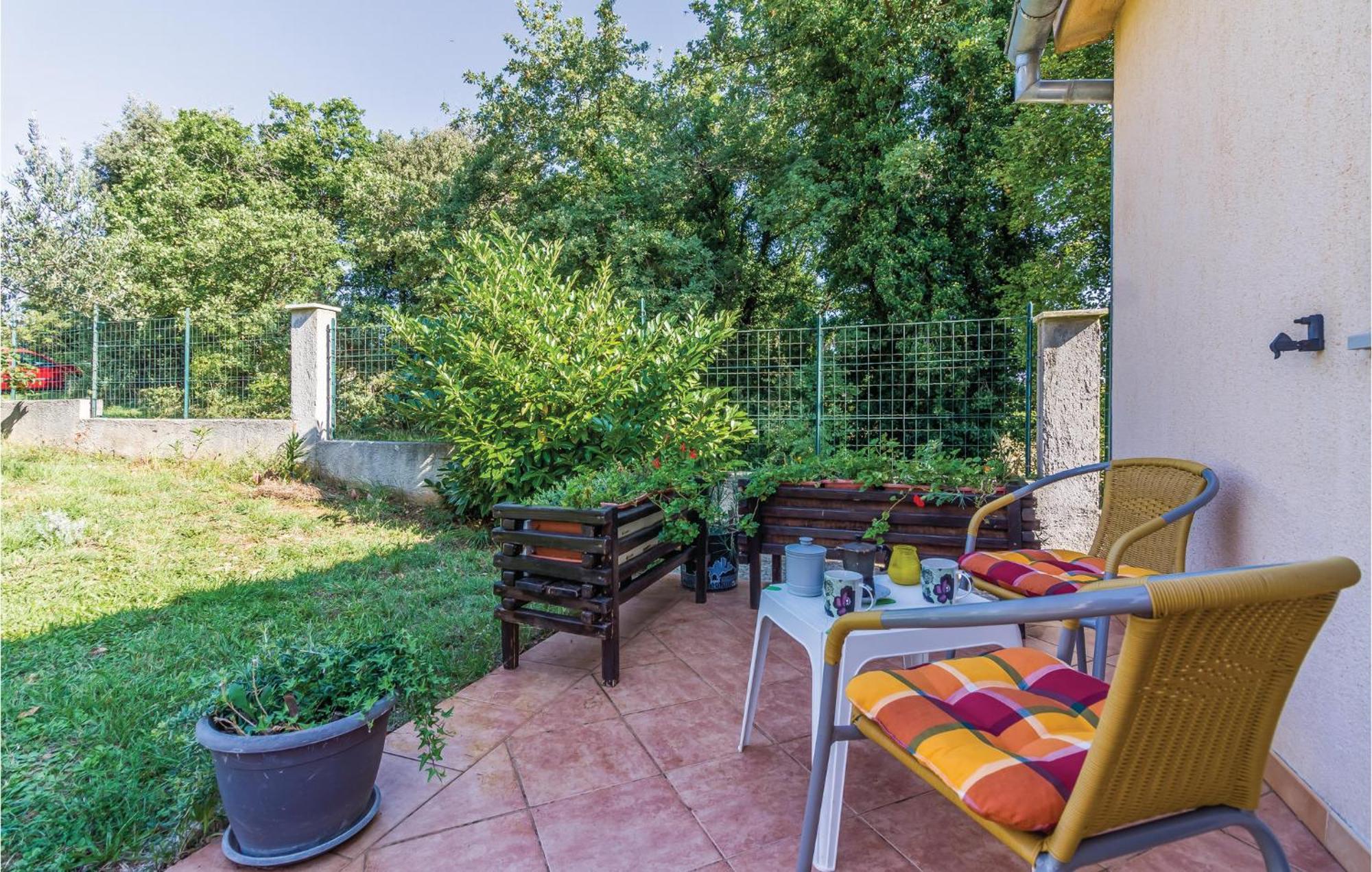 6 Bedroom Nice Home In Segotici エクステリア 写真