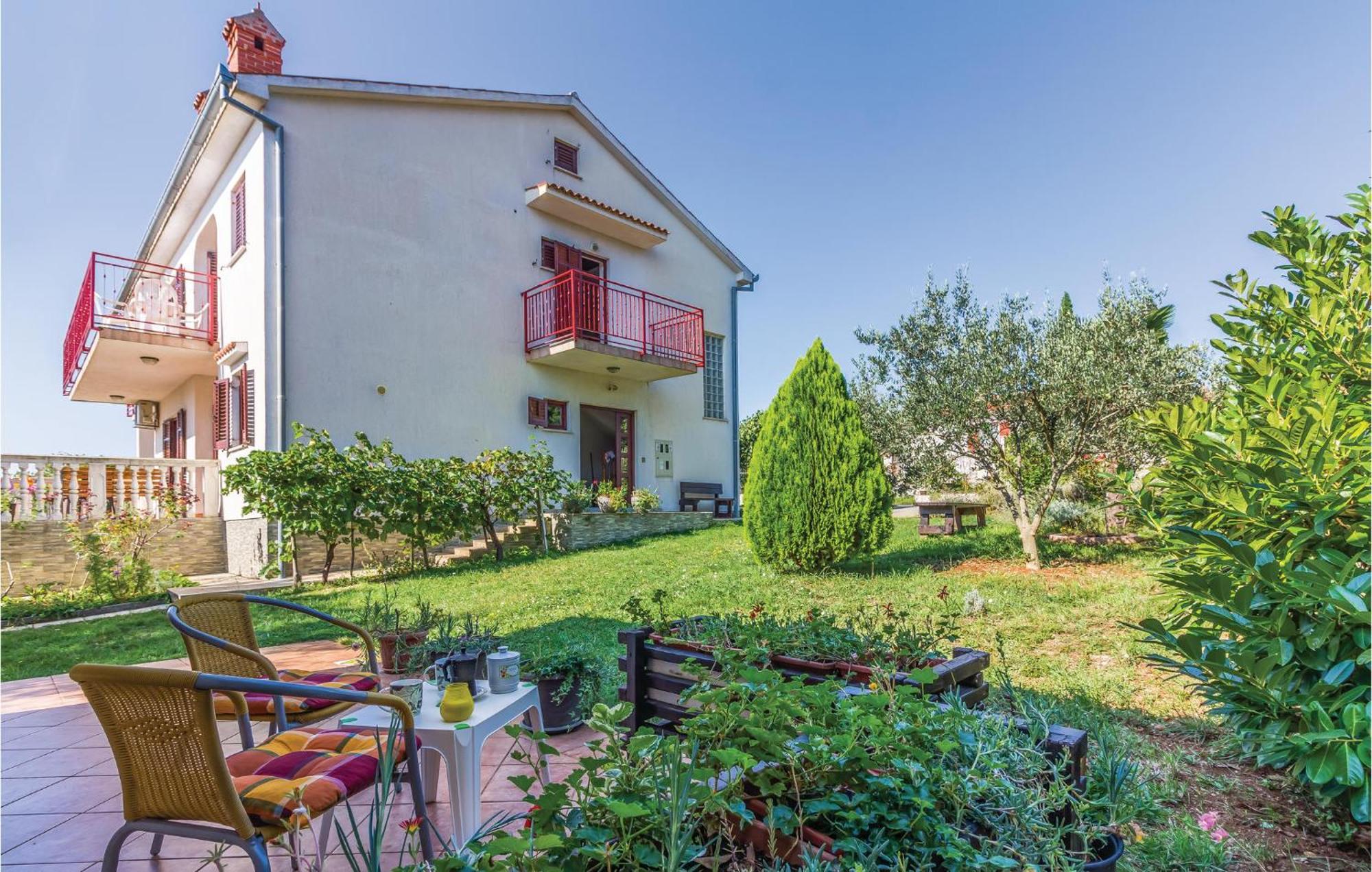 6 Bedroom Nice Home In Segotici エクステリア 写真