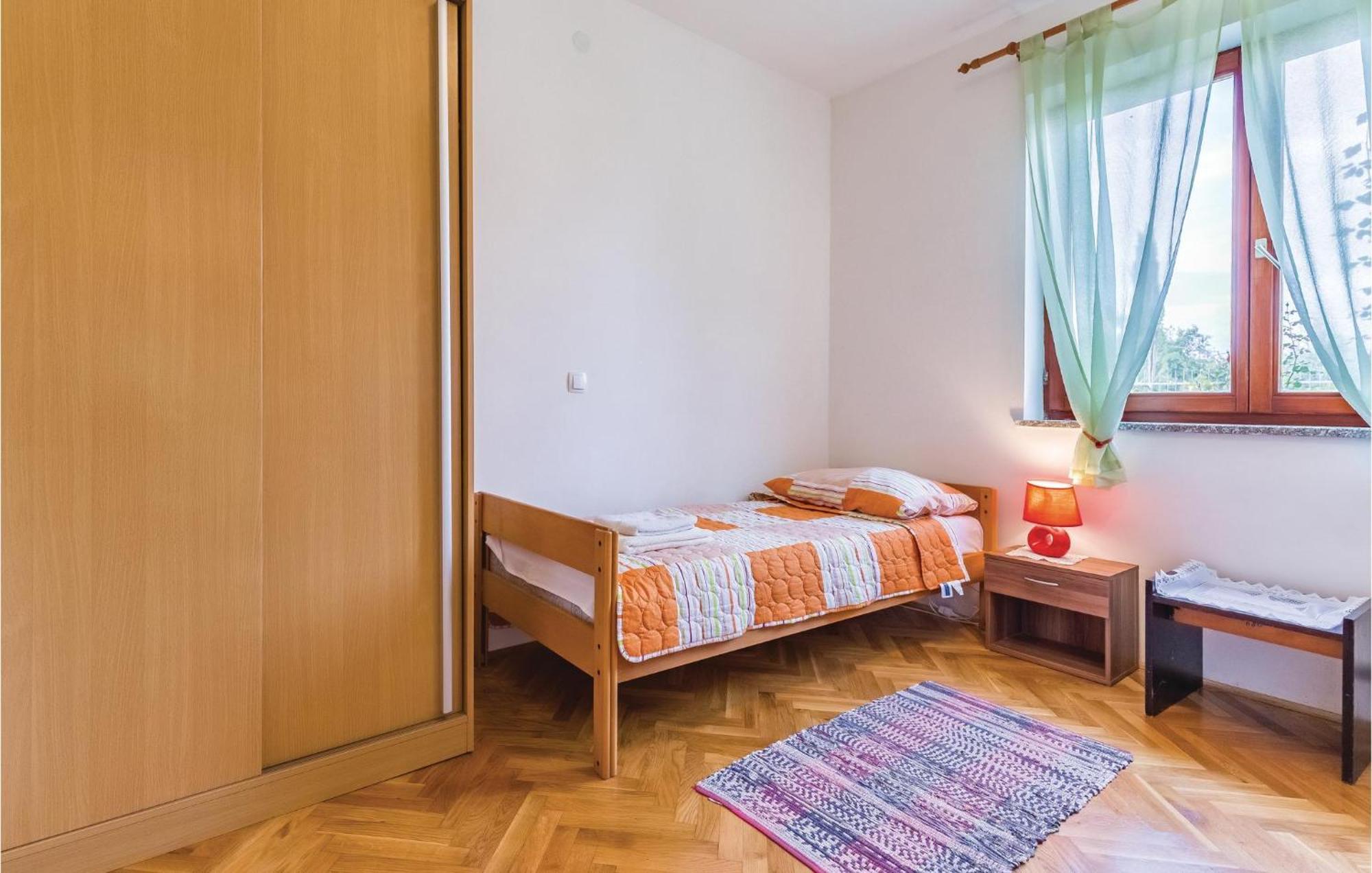 6 Bedroom Nice Home In Segotici エクステリア 写真