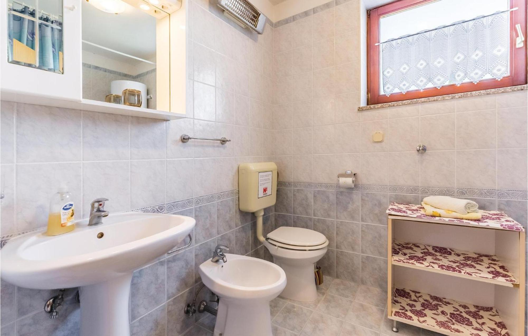 6 Bedroom Nice Home In Segotici エクステリア 写真