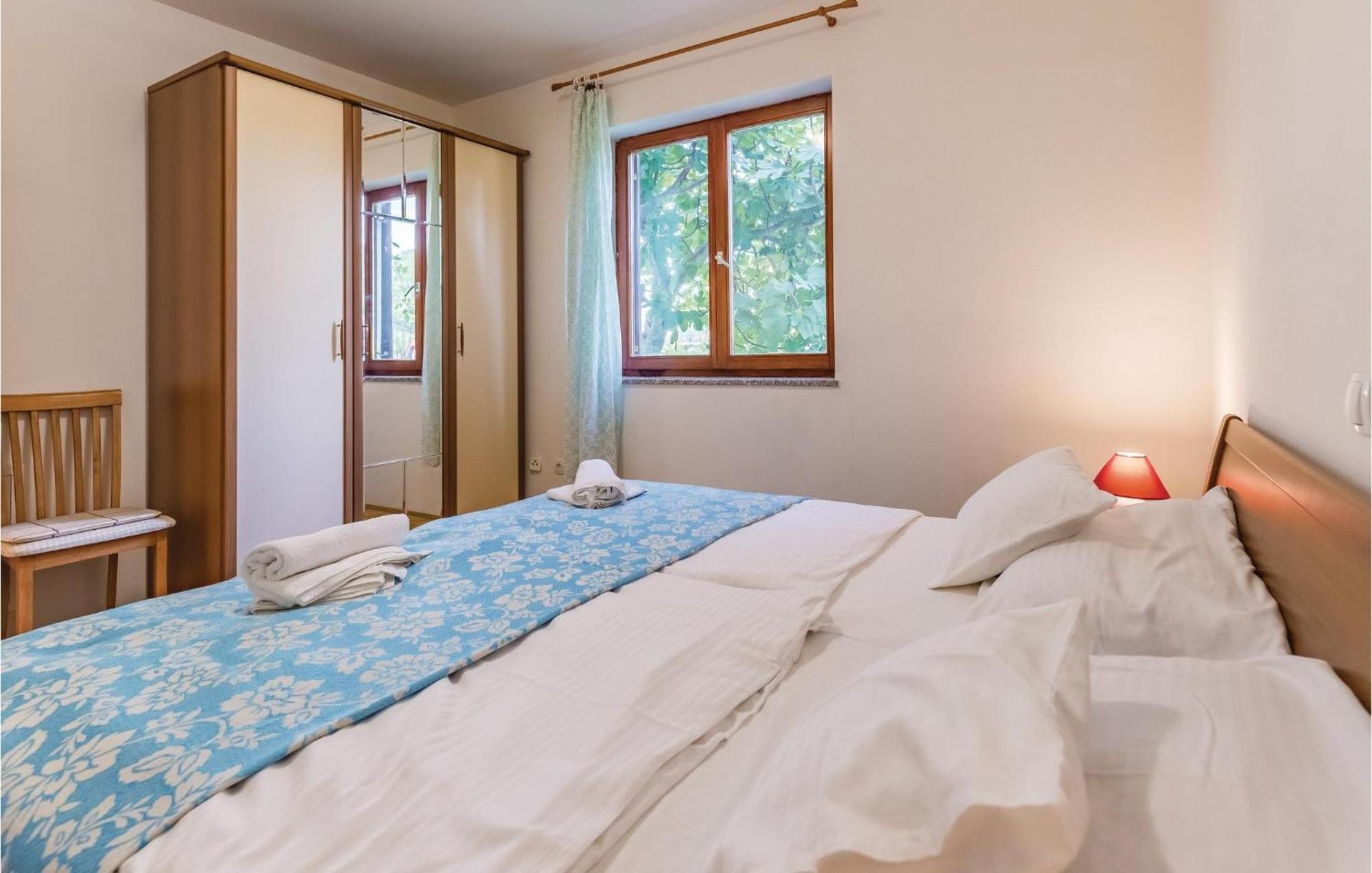 6 Bedroom Nice Home In Segotici エクステリア 写真